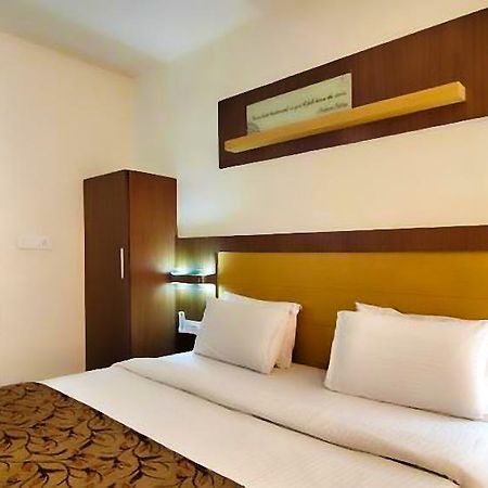 Continental Park Hotel Vijayawada Ngoại thất bức ảnh