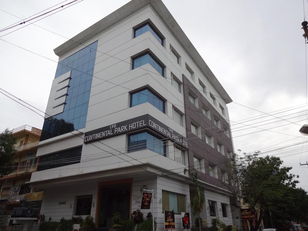 Continental Park Hotel Vijayawada Ngoại thất bức ảnh