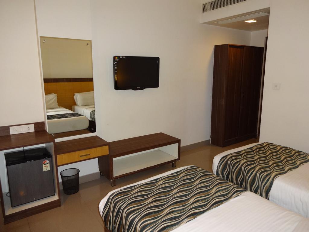 Continental Park Hotel Vijayawada Ngoại thất bức ảnh