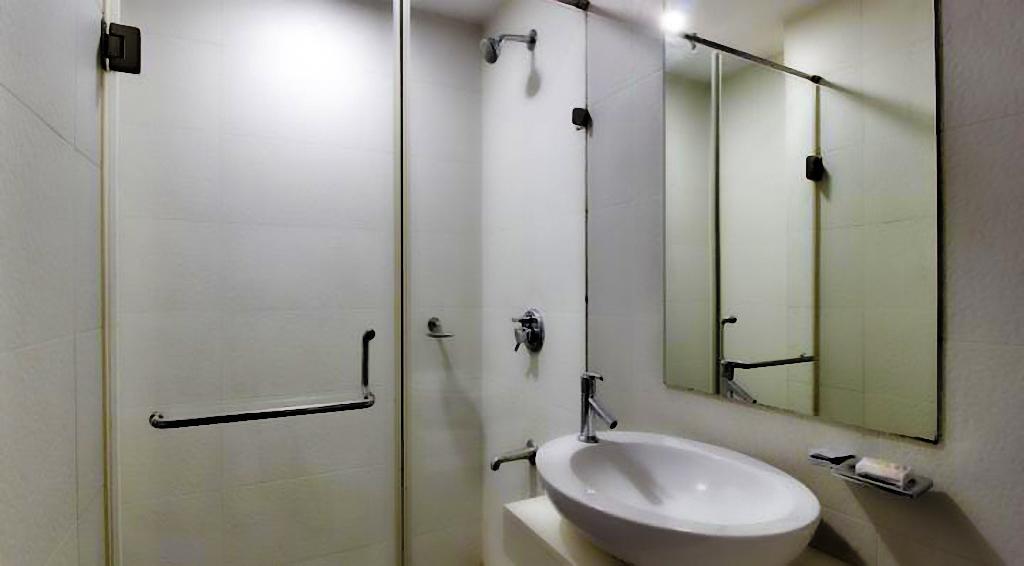 Continental Park Hotel Vijayawada Ngoại thất bức ảnh