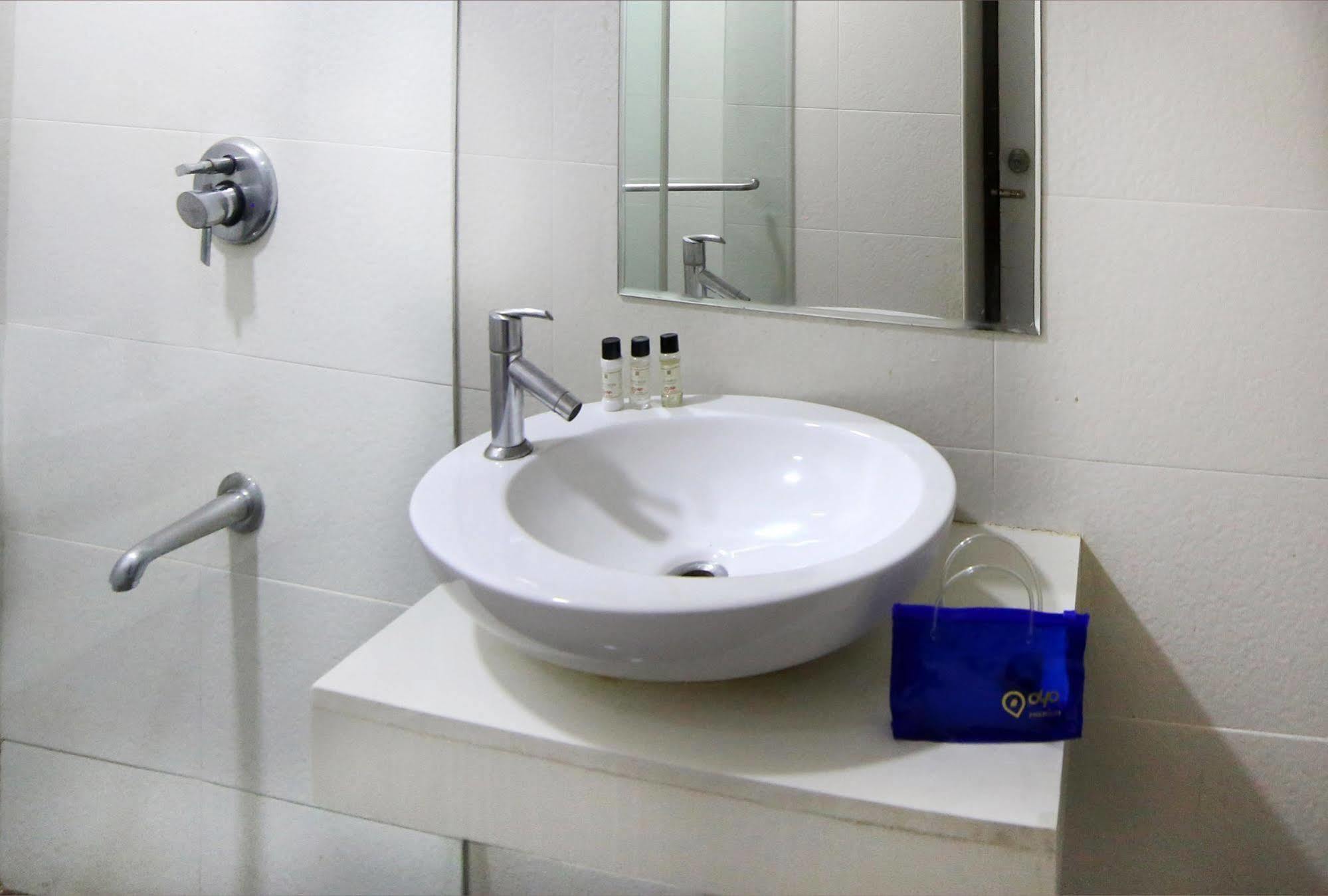 Continental Park Hotel Vijayawada Ngoại thất bức ảnh