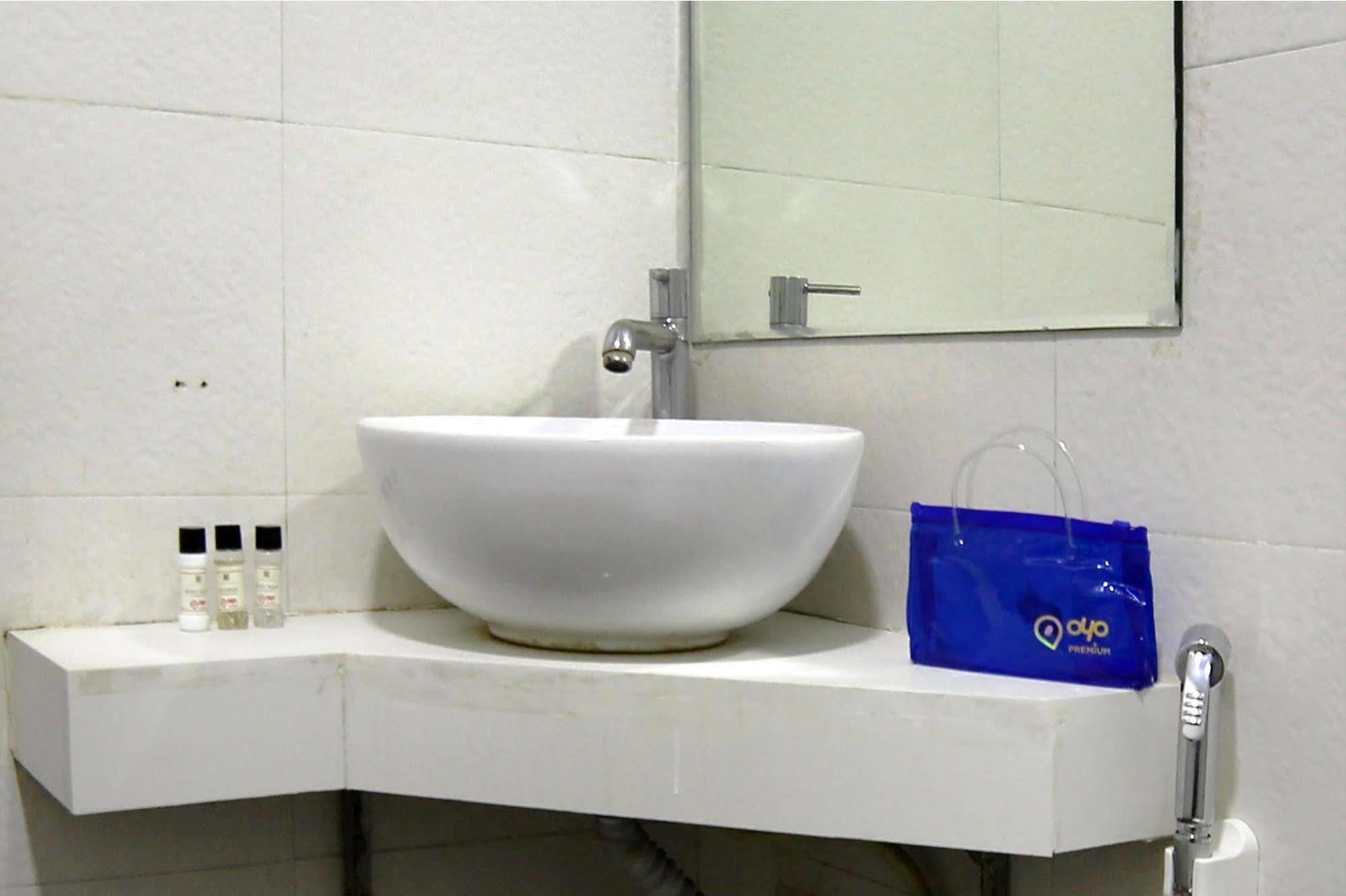 Continental Park Hotel Vijayawada Ngoại thất bức ảnh