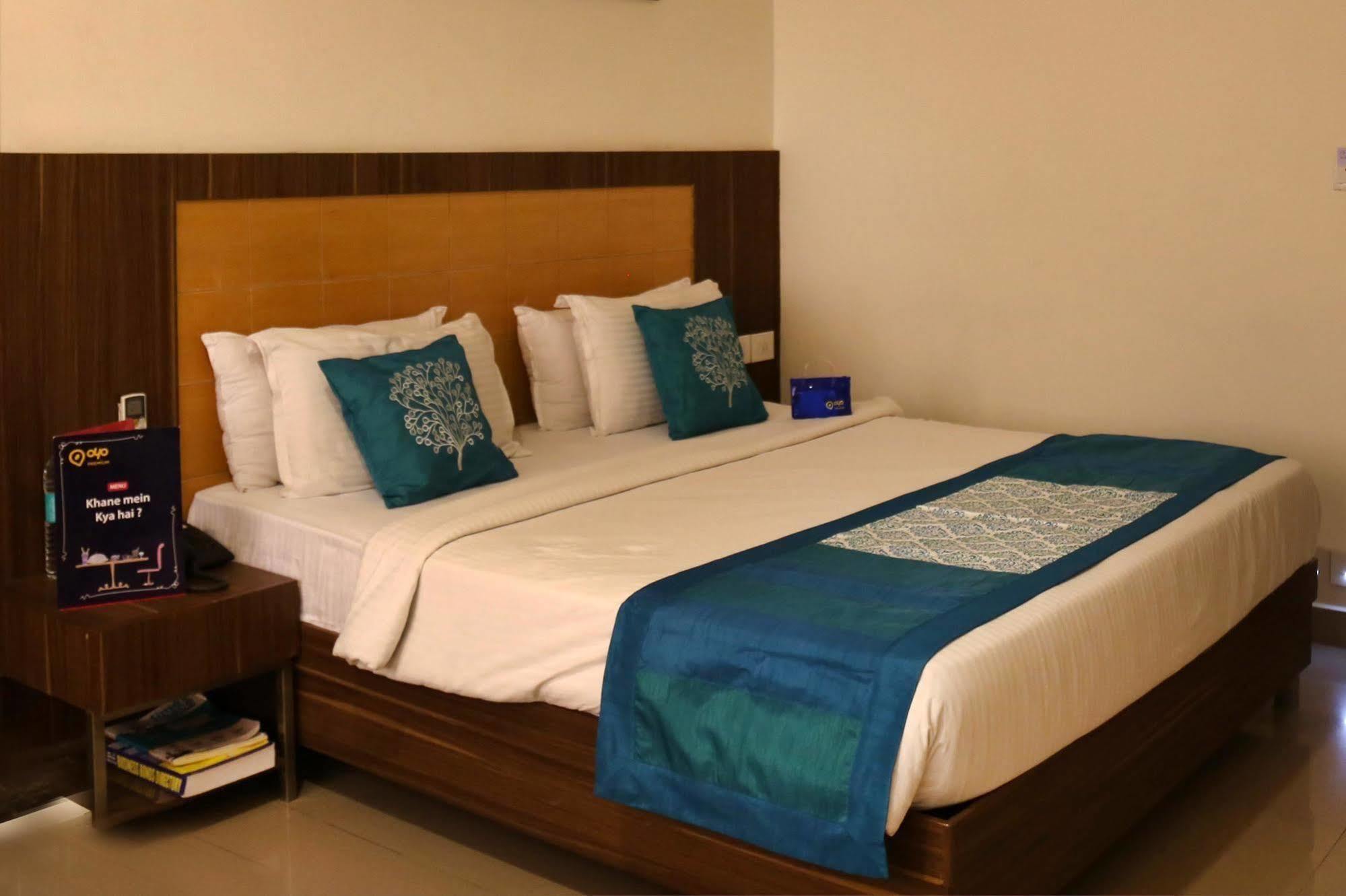 Continental Park Hotel Vijayawada Ngoại thất bức ảnh