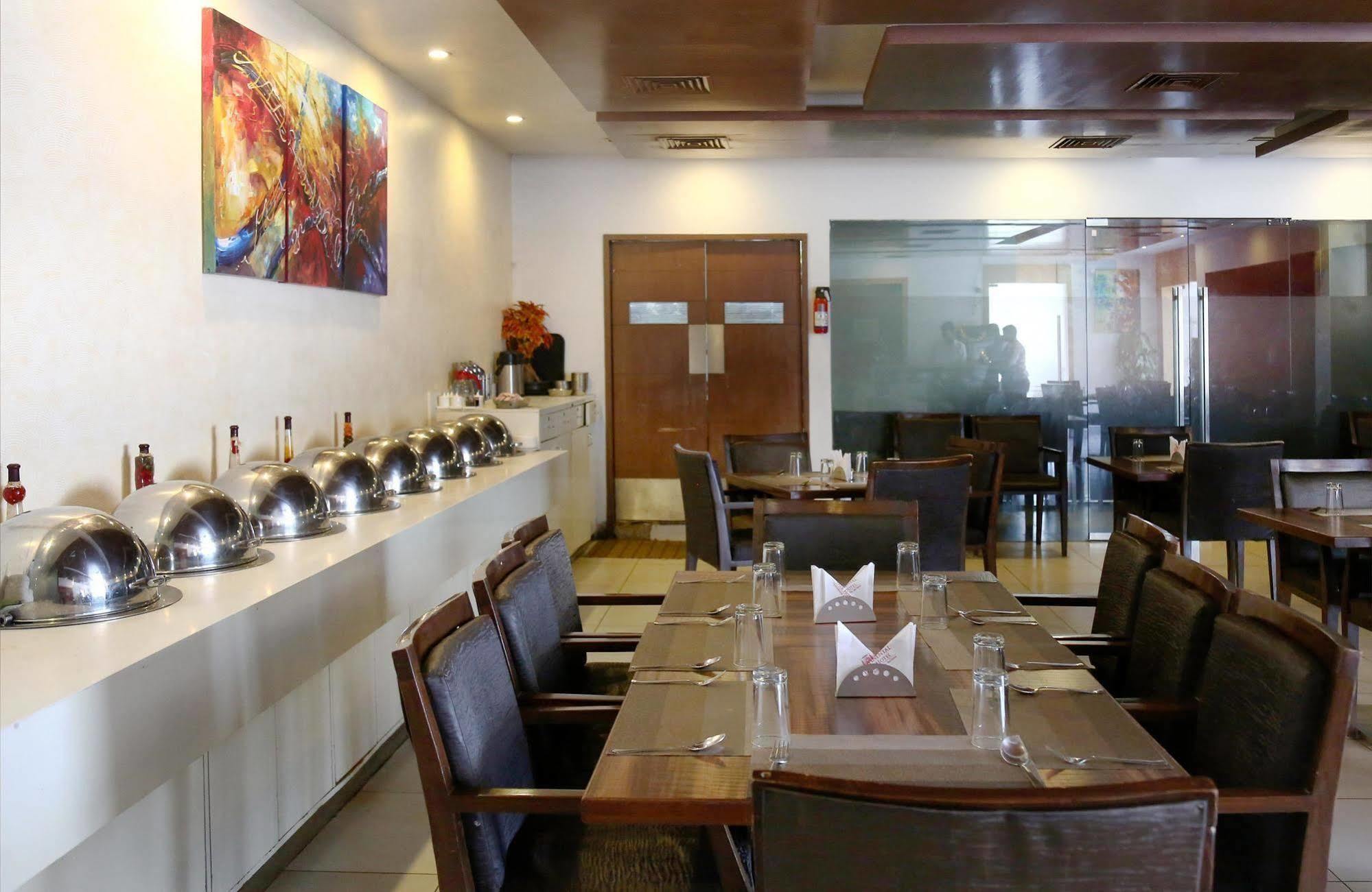 Continental Park Hotel Vijayawada Ngoại thất bức ảnh